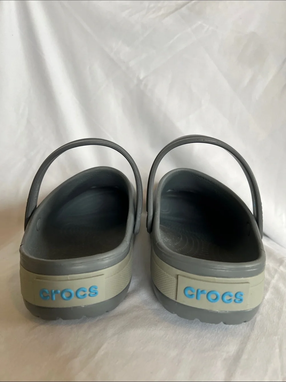 Mens Gray Waterproof Clogs with Light Blue Trim New Without Tags Never Worn - Picture 3 of 6
